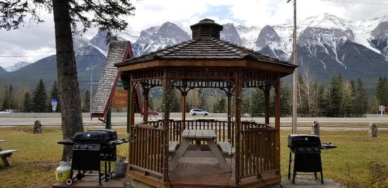 Rundle Chalets image