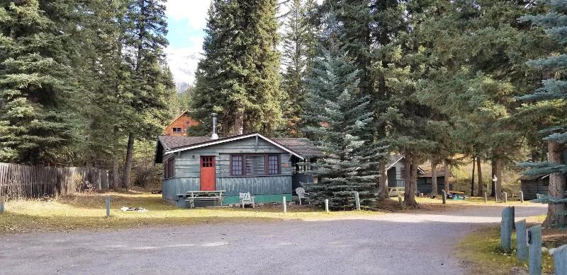 Rundle Chalets image