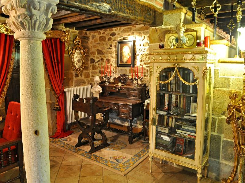 Hotel Palacio De Trasvilla image