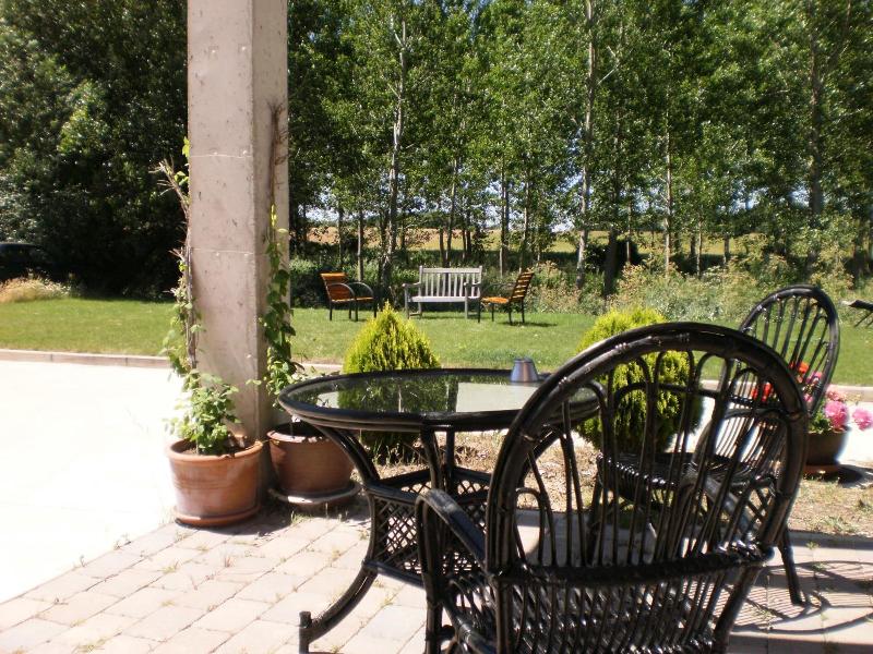 Hotel Santa Coloma Del Camino — general view