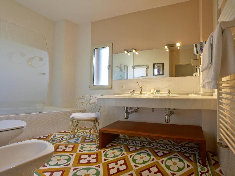 Hotel Santa Coloma Del Camino image