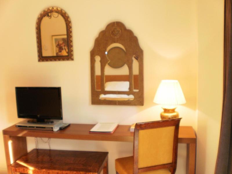 Hotel Santa Coloma Del Camino image