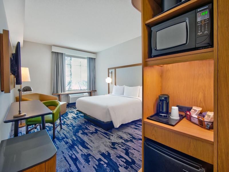 Fairfield Inn & Suites Orlando at FLAMINGO CROSSIN image