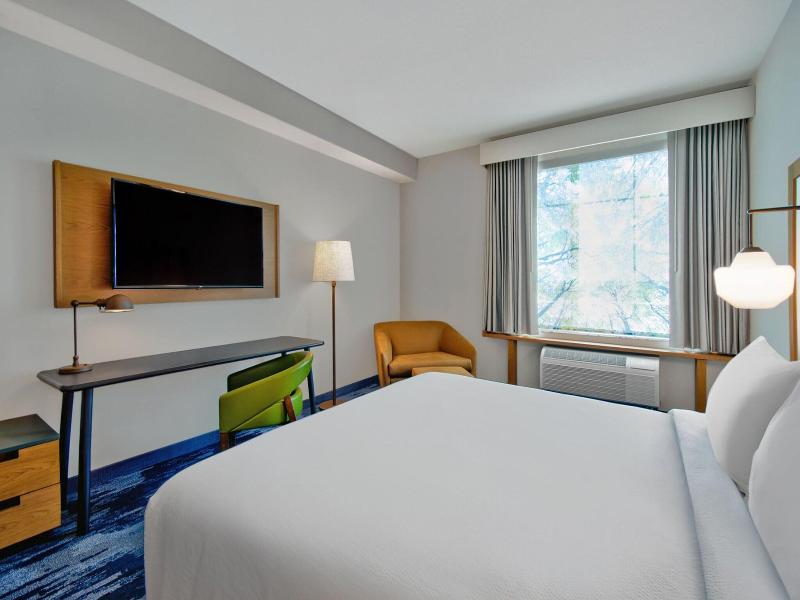 Fairfield Inn & Suites Orlando at FLAMINGO CROSSIN image