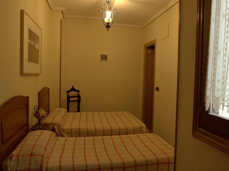 Hostal Rural Elosta image