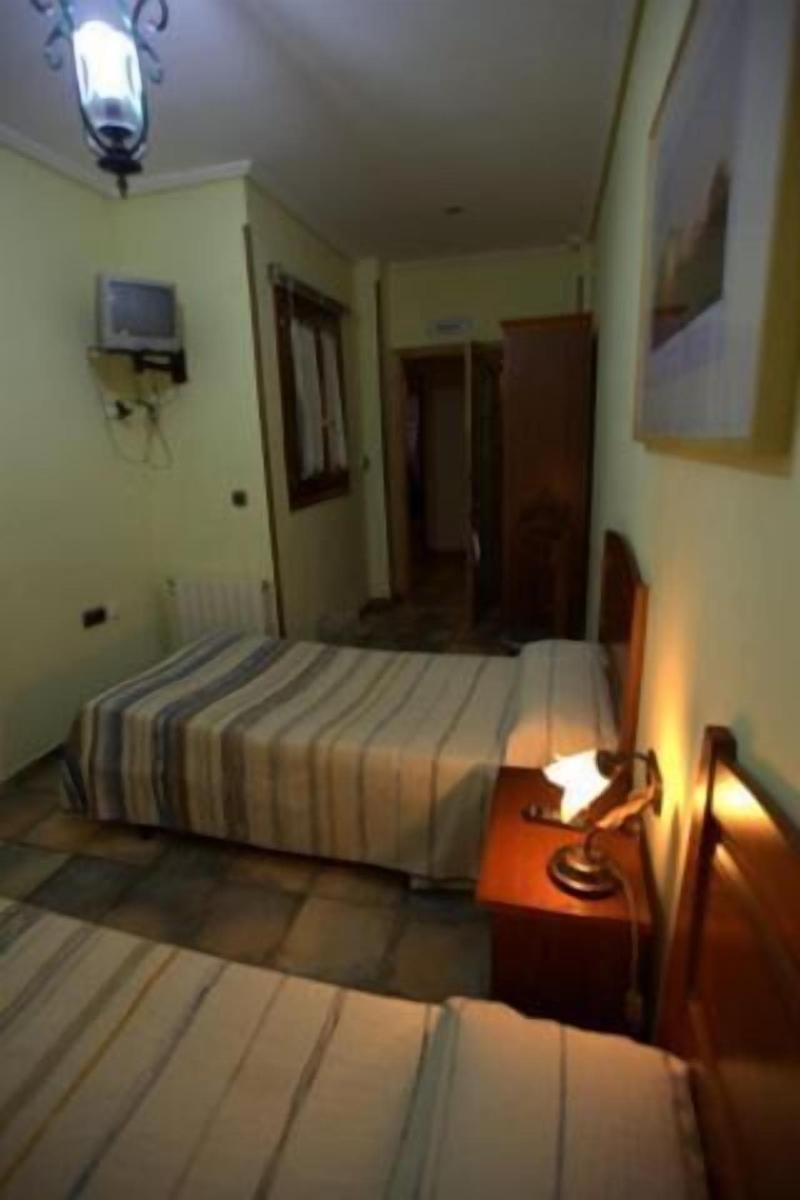 Hostal Rural Elosta image