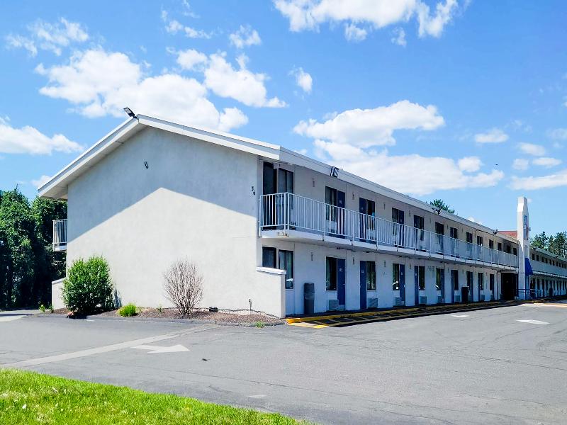 Motel 6 Chicopee, Ma - Springfield GA image