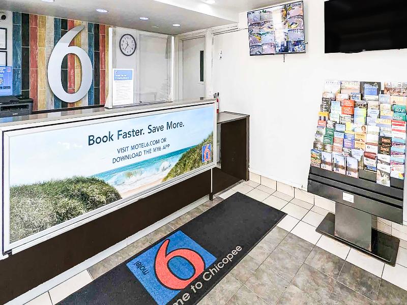 Motel 6 Chicopee, Ma - Springfield GA image