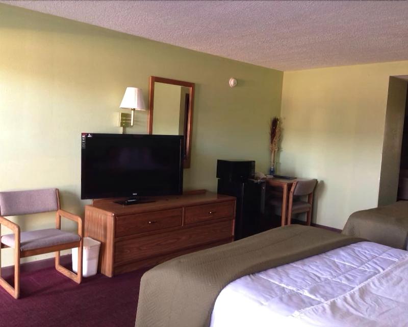 Royal Inn & Suites image
