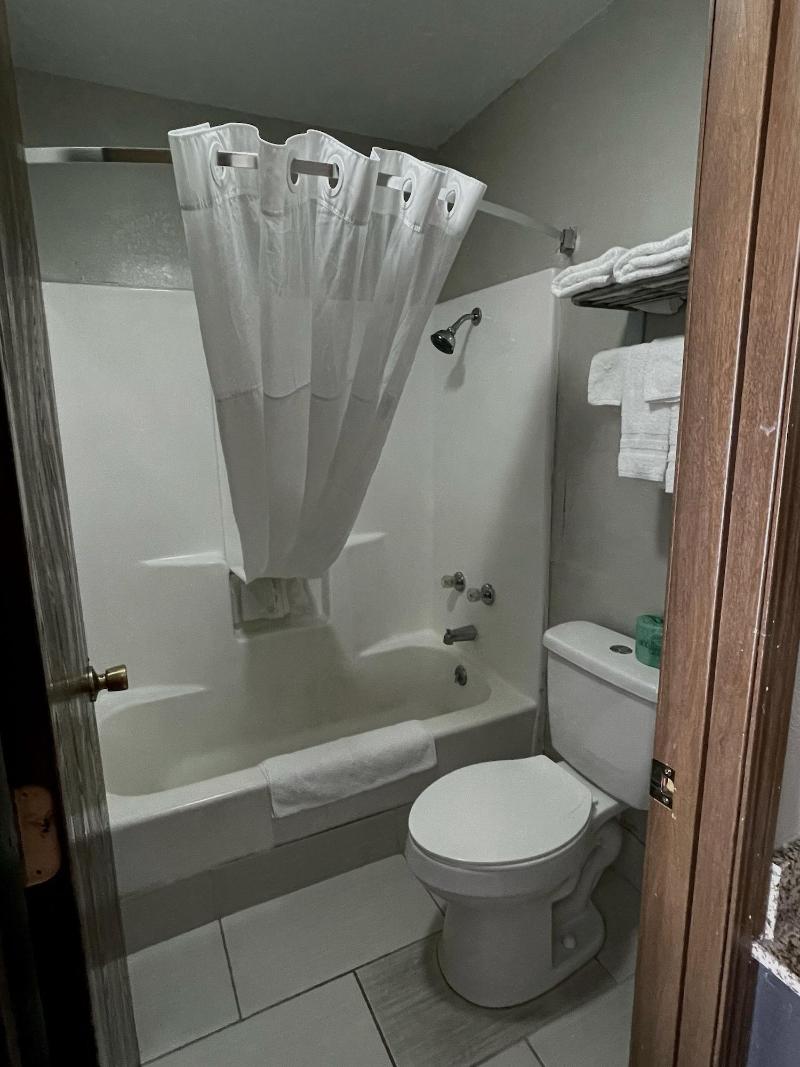 Royal Inn & Suites image