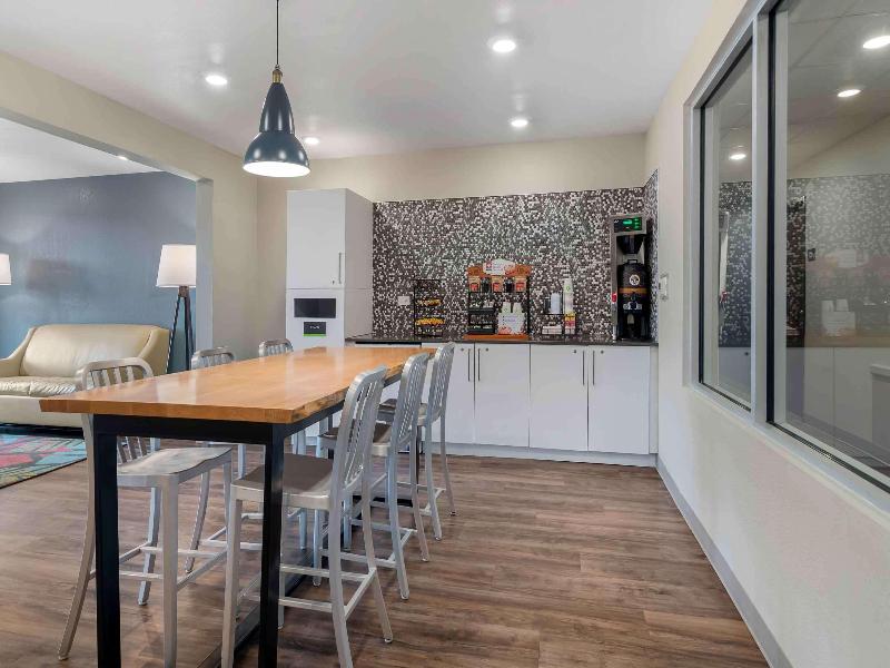 Woodspring Suites Atlanta Lithia Springs image