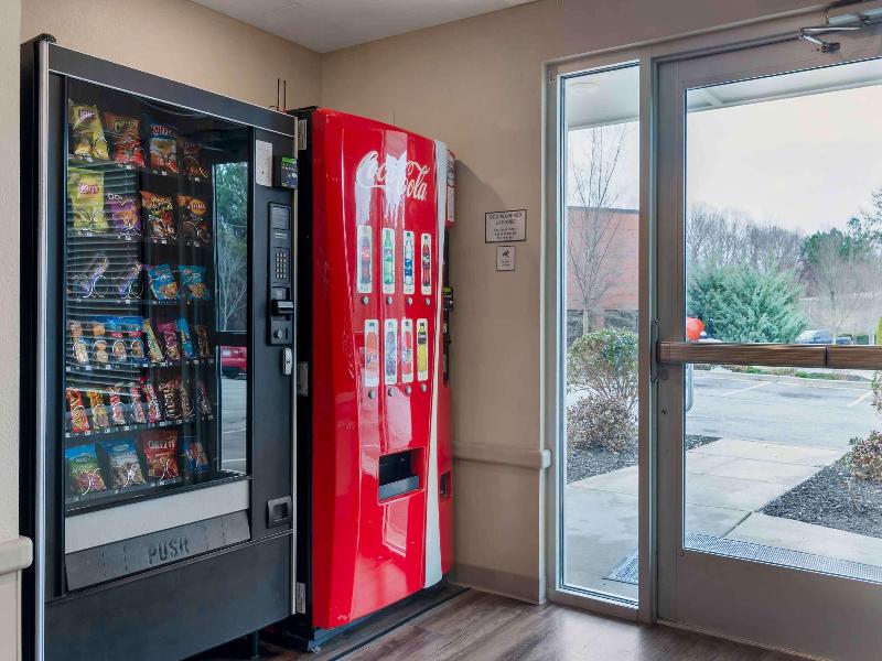 Woodspring Suites Atlanta Lithia Springs image