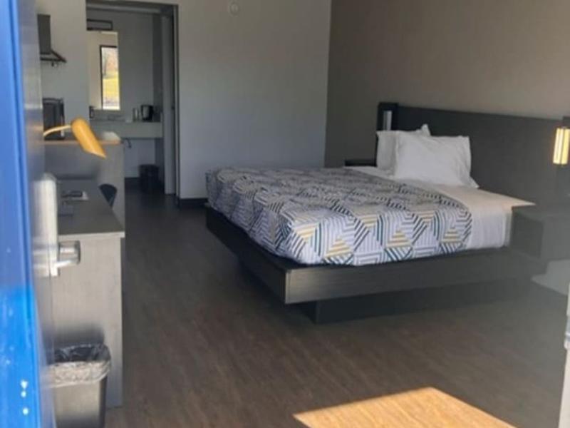Dublin Inn and Suites image