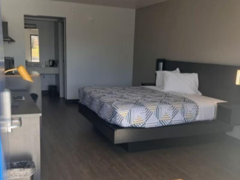 Dublin Inn and Suites image