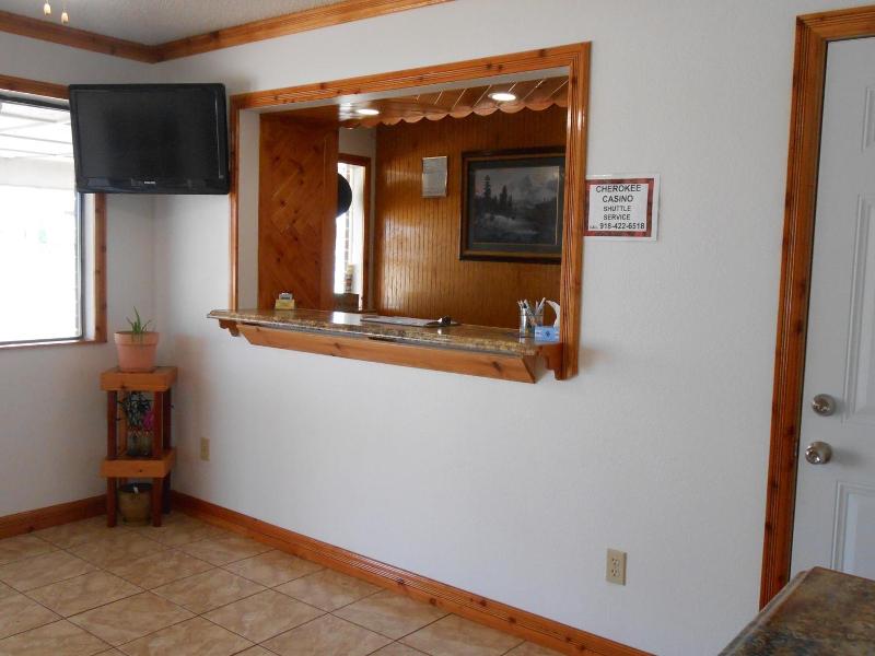 Budget Inn Siloam Springs — general view