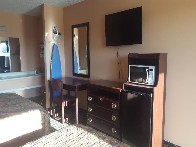 Budget Inn Siloam Springs image