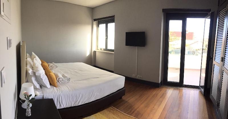 Villa Caparica Hostel image