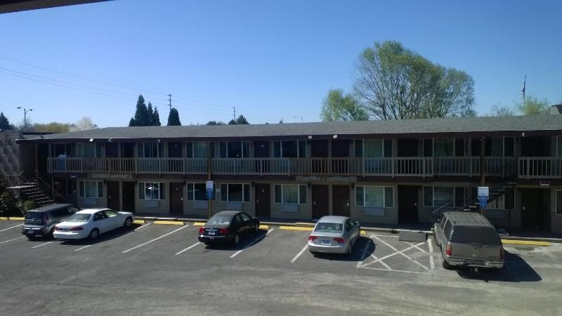 Banfield Value Inn — photo 2