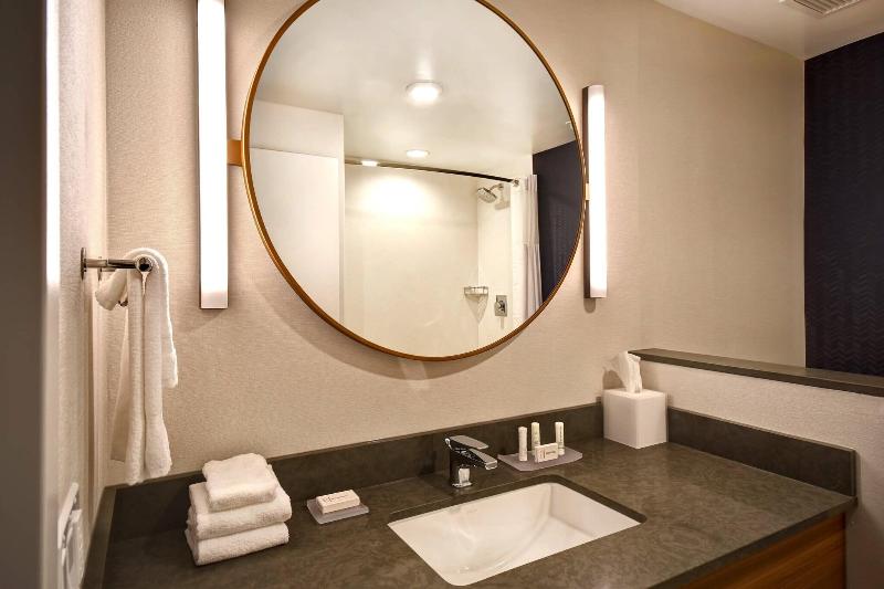 Fairfield Inn & Suites by Marriott Plymouth image