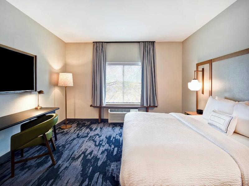 Fairfield Inn & Suites by Marriott Plymouth image