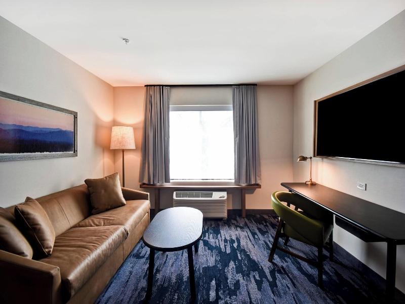 Fairfield Inn & Suites by Marriott Plymouth image
