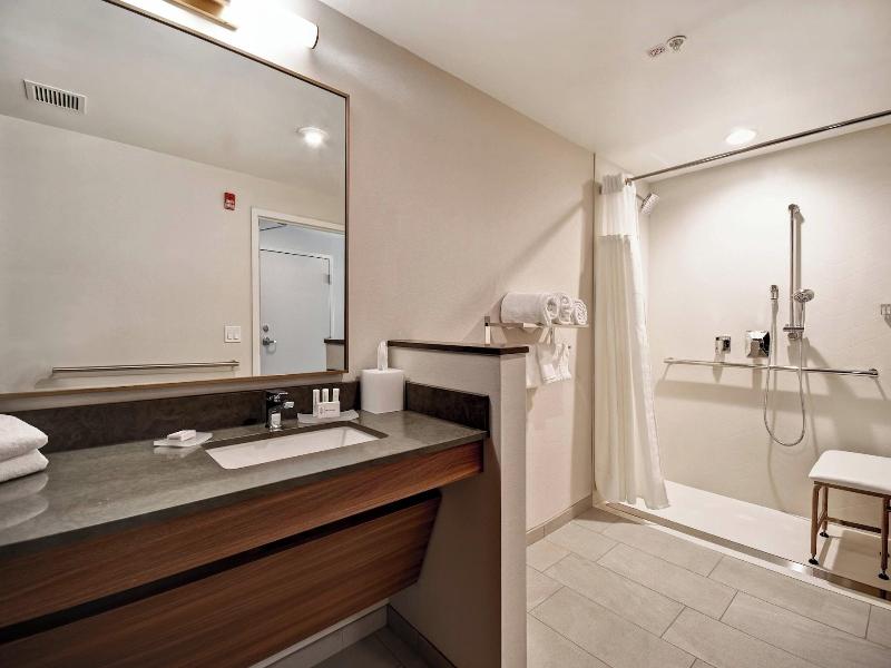 Fairfield Inn & Suites by Marriott Plymouth image