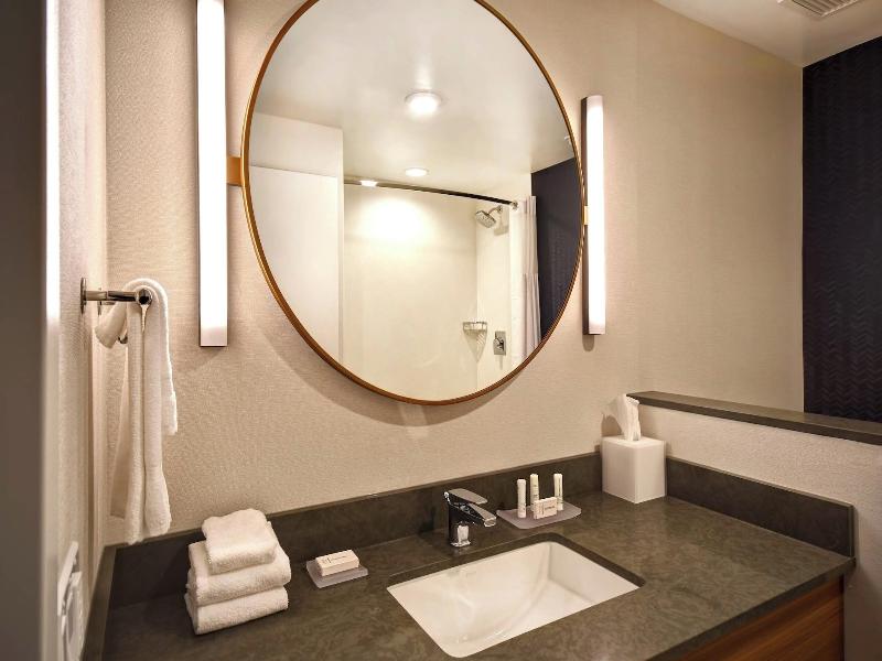 Fairfield Inn & Suites by Marriott Plymouth image