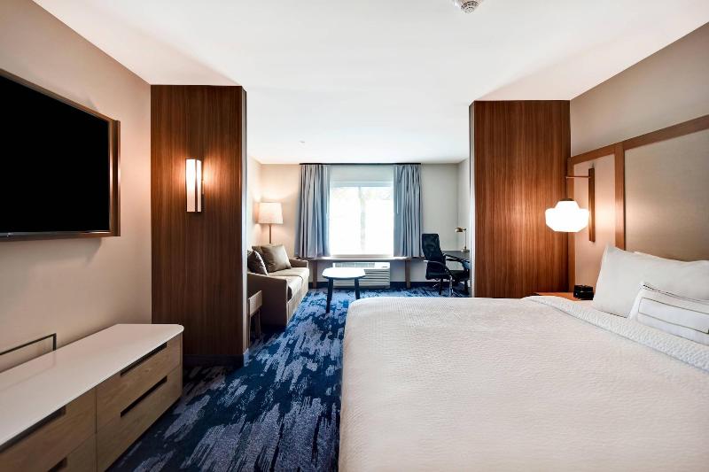 Fairfield Inn & Suites by Marriott Plymouth image