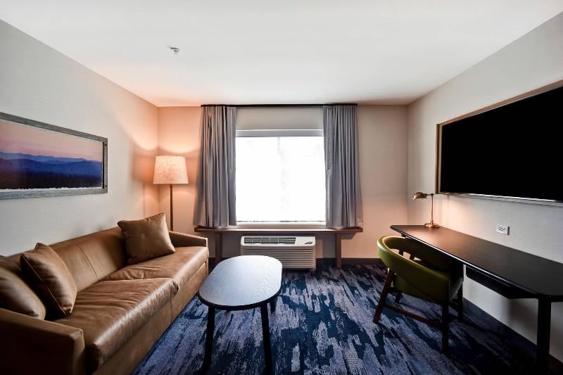 Fairfield Inn & Suites by Marriott Plymouth image