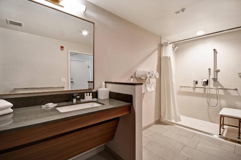 Fairfield Inn & Suites by Marriott Plymouth image
