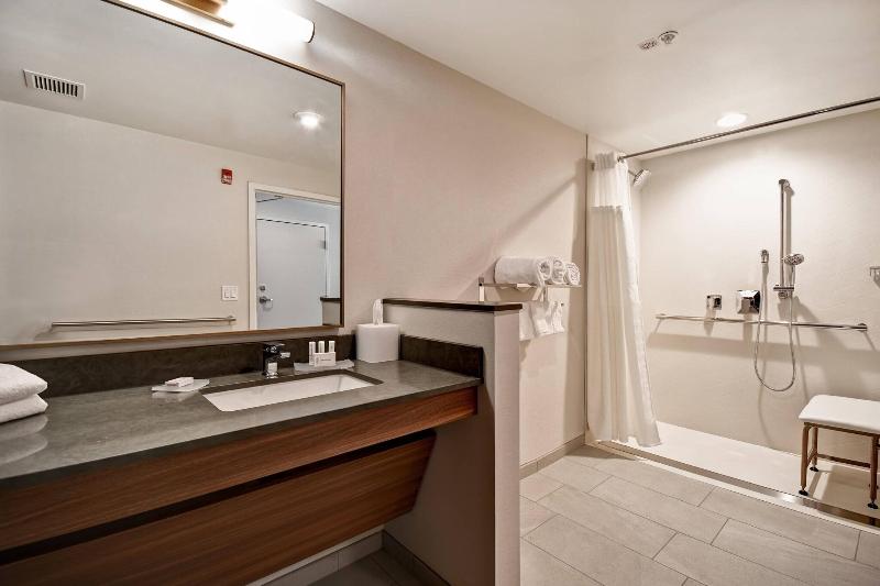 Fairfield Inn & Suites by Marriott Plymouth image