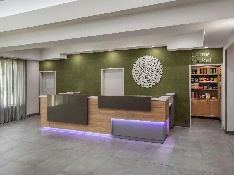 Fairfield Inn & Suites by Marriott Oakland Hayward image