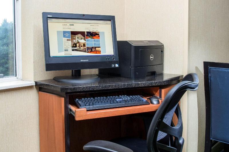 Fairfield Inn Middletown Monroe image