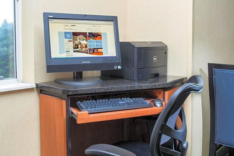 Fairfield Inn Middletown Monroe image