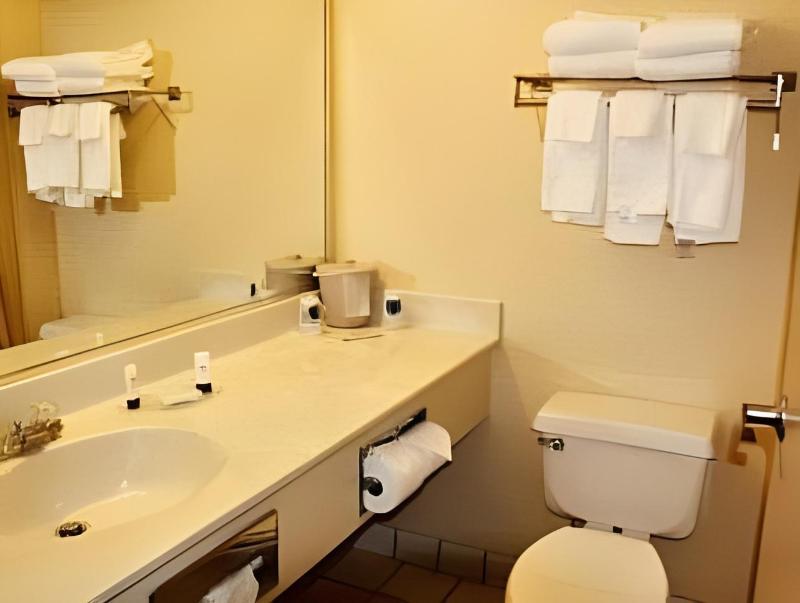 Fairfield Inn Middletown Monroe image