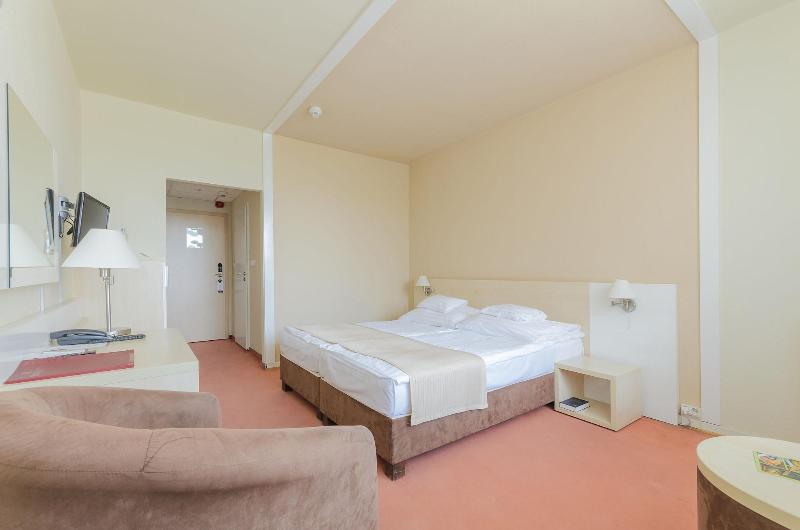 Hunguest Hotel Beke image
