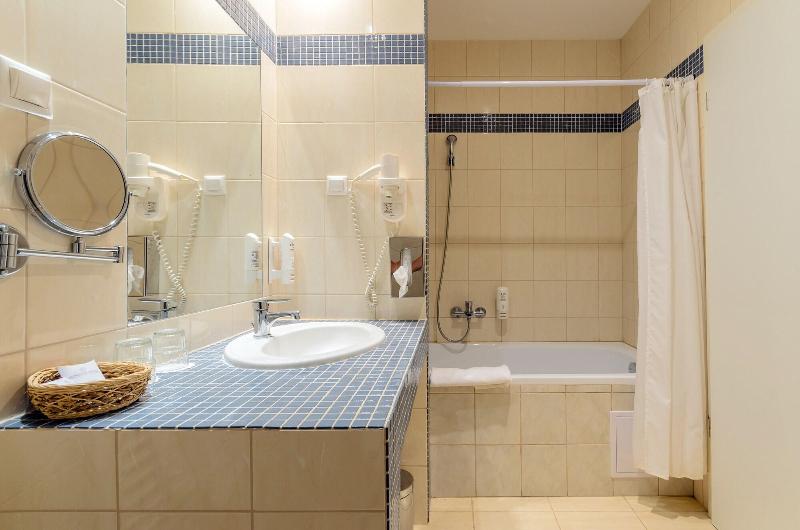 Hunguest Hotel Beke image