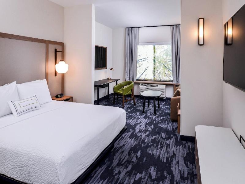 Fairfield Inn & Suites by Marriott Staunton image