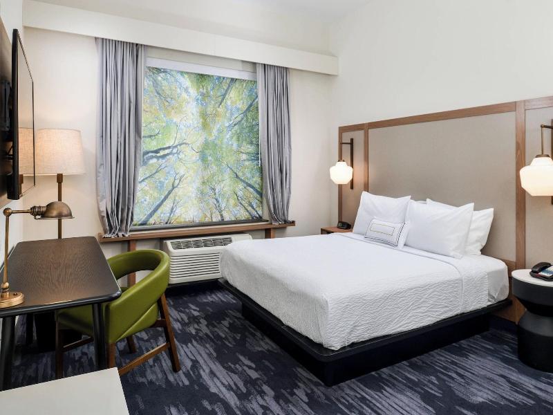 Fairfield Inn & Suites by Marriott Staunton image