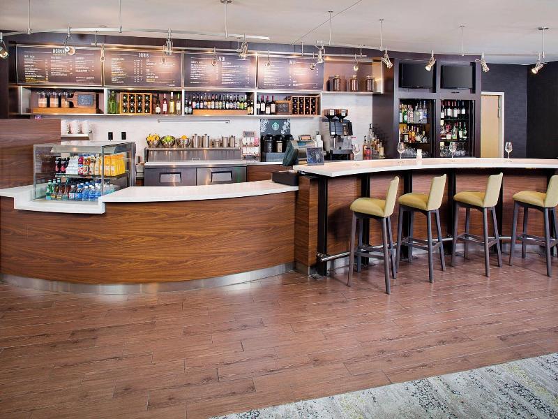 Courtyard By Marriott Roanoke Airport
