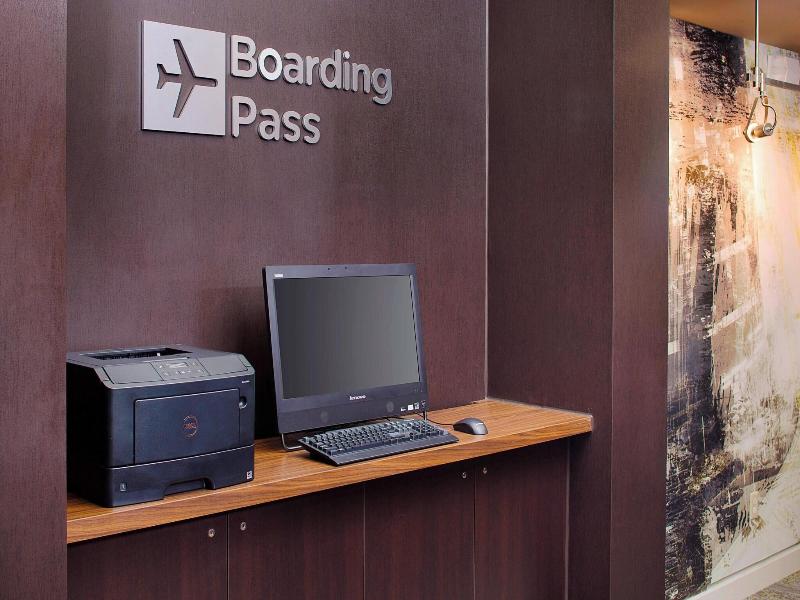 Courtyard By Marriott Roanoke Airport