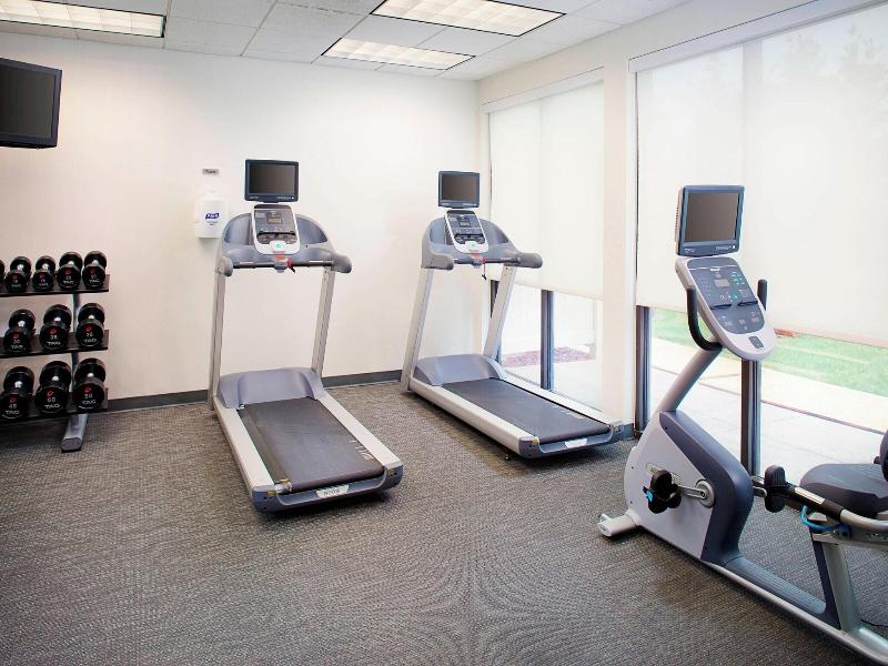 Courtyard By Marriott Roanoke Airport image