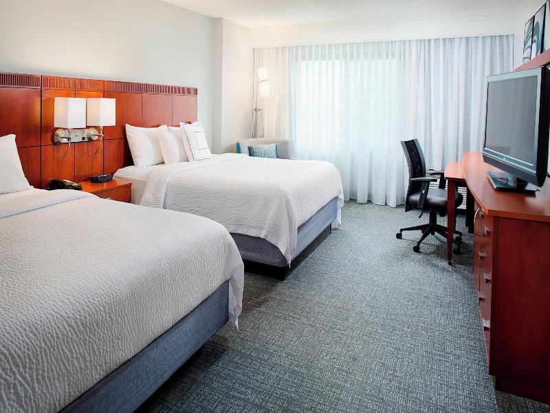 Courtyard By Marriott Roanoke Airport image