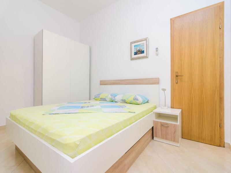Apartments & Rooms Barisic image