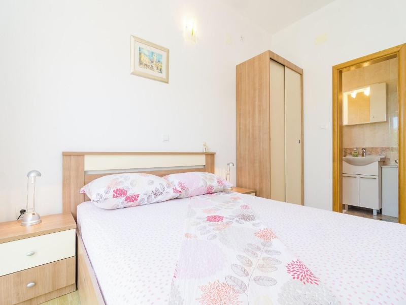 Apartments & Rooms Barisic image