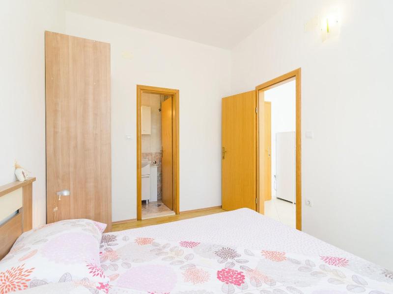 Apartments & Rooms Barisic image