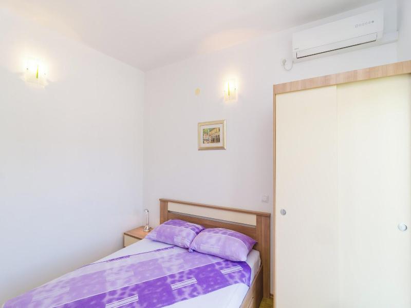 Apartments & Rooms Barisic image