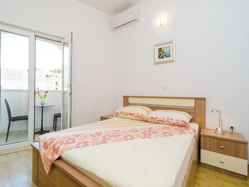 Apartments & Rooms Barisic image