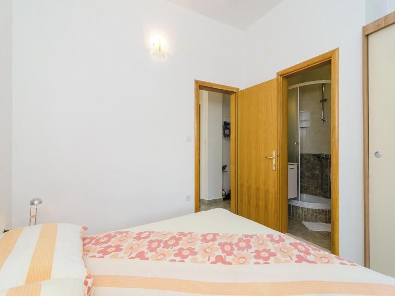 Apartments & Rooms Barisic image
