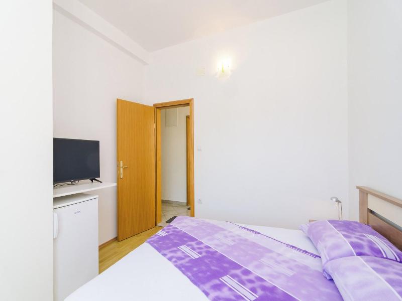 Apartments & Rooms Barisic image